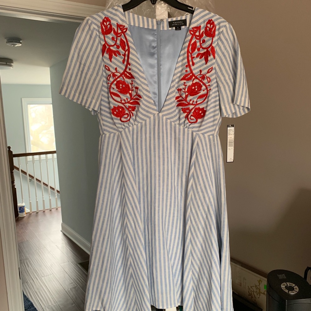 Size 4 Tahari dress, new with tags